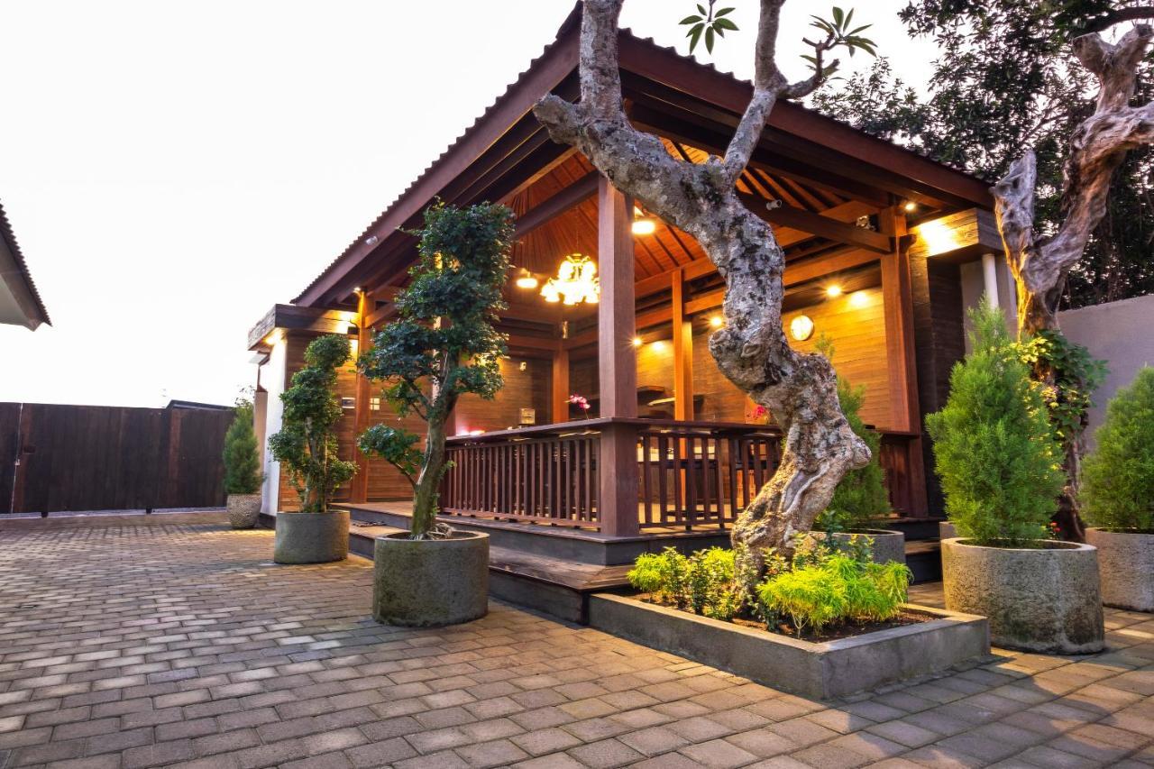 Oyo 3716 Dijobi Hotel Sempidi Exterior photo